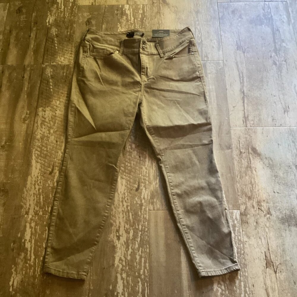 NWT TORRID Jegging Skinny Super Soft Pants Python Tan Women's 18S